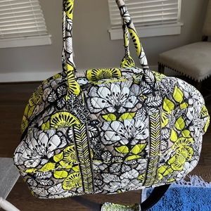 Vera Bradley duffel bag- good condition